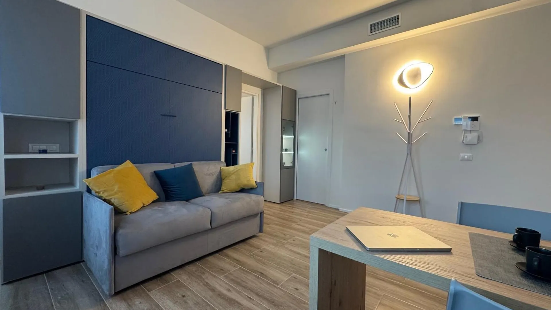 La Casa Di Giorgia - Homy Milano Apartment 0*, Milan Italy